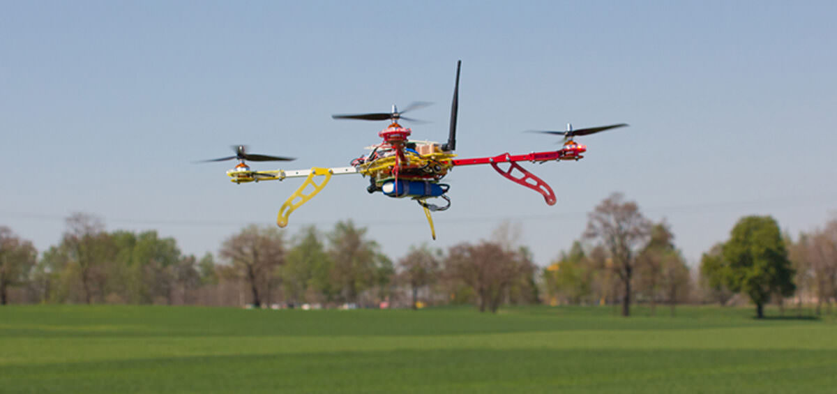 Cắt dữ liệu được gửi từ trên không bằng phương tiện bay không người lái (UAV)